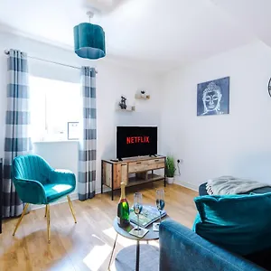  Apartment Stylish Centre By 53 Degrees Property, Ideal For Couples & Business Professionals - Sleeps 4