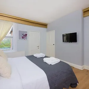  Holiday home Ideal Abode Abbots 4 En-suite