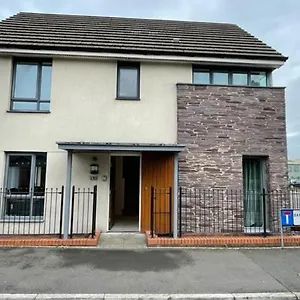 https://holiday-home-in-cardiff-sleeps-6.cardiffhotelswales.com