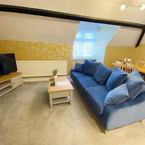 https://the-beach-hut-1-bedroom-apartment-near-the-beach.bournemouth-hotels.org
